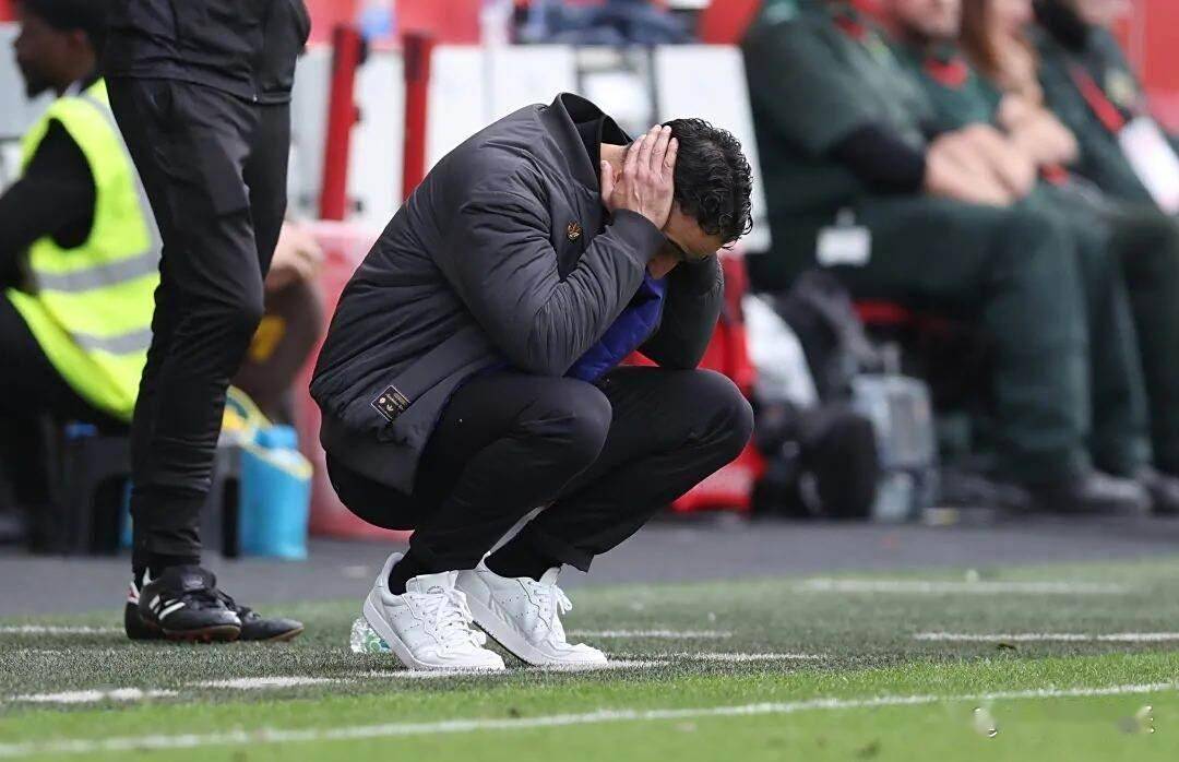 实时比分直播-转折点纽卡斯尔更衣室发声，葡超赛前攻防权衡，震撼外界，更衣室氛围转暖-实时比分直播